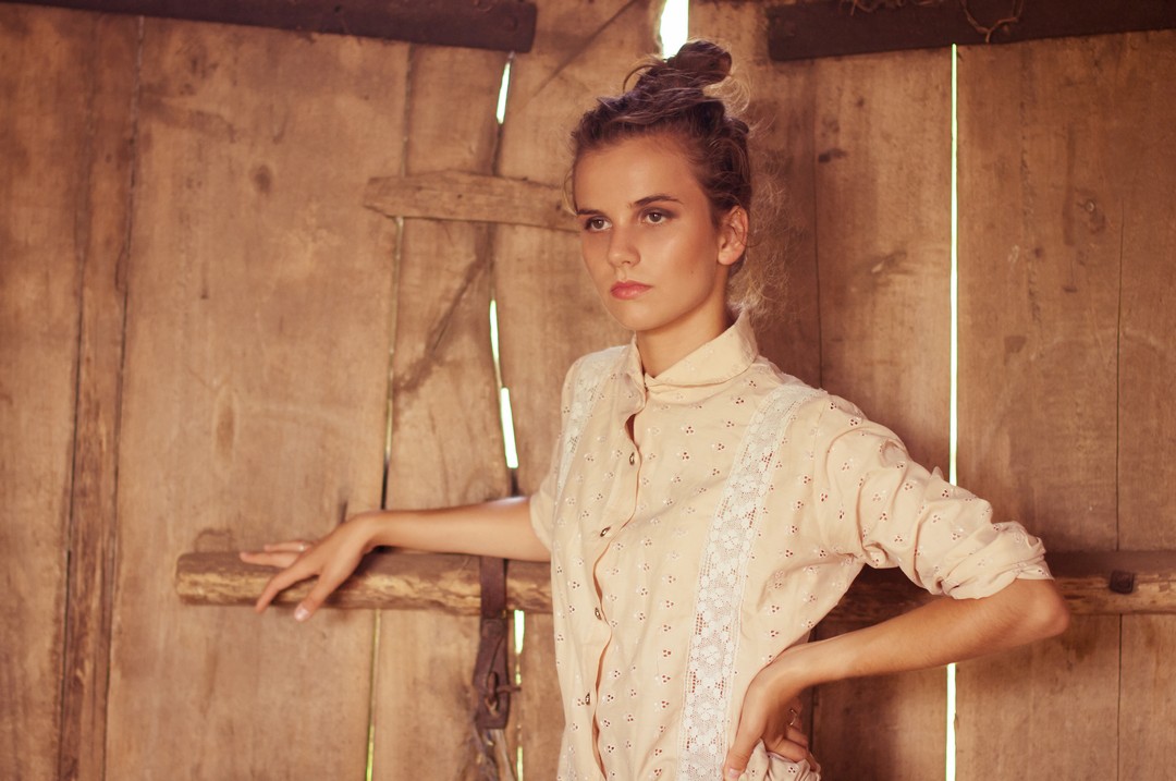 13-love-session-village-couple-session