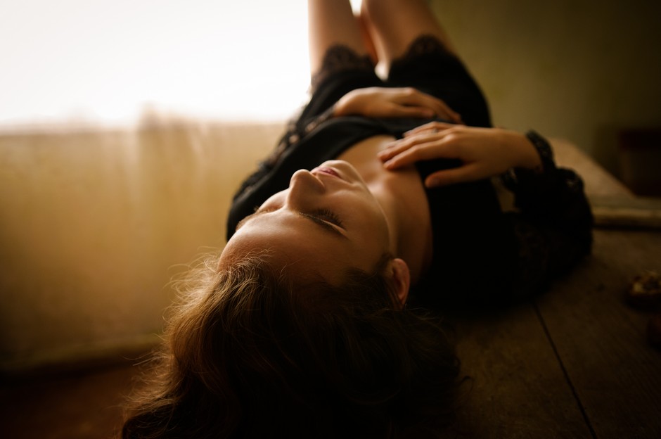 17-feminine-sesnsual-creative-photo-sessions