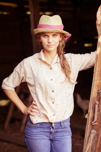 19-country-cottage-retro-portrait