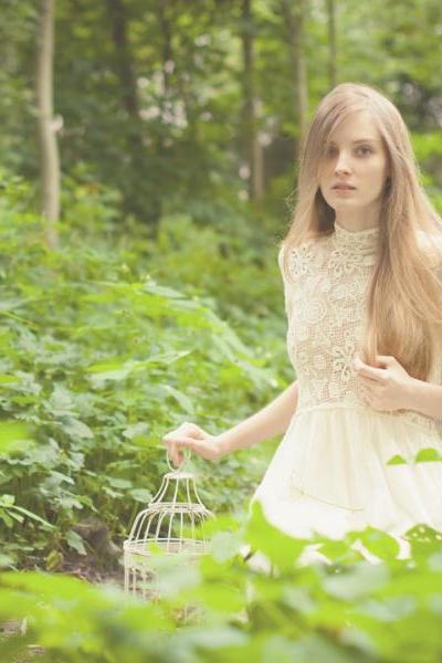 2-natural-portraits-forest-white-dress
