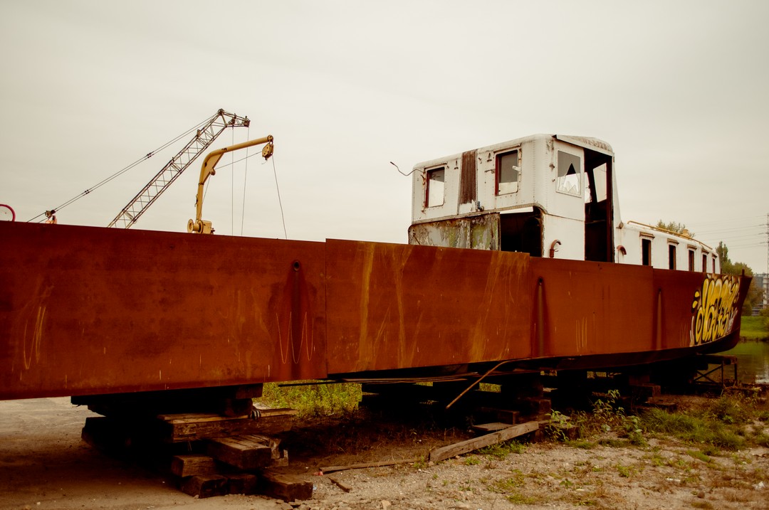 2-vintage-boat-rust-hipster-session