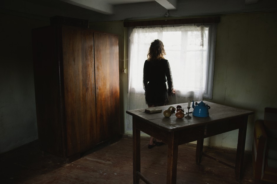 28-vintage-style-black-dress